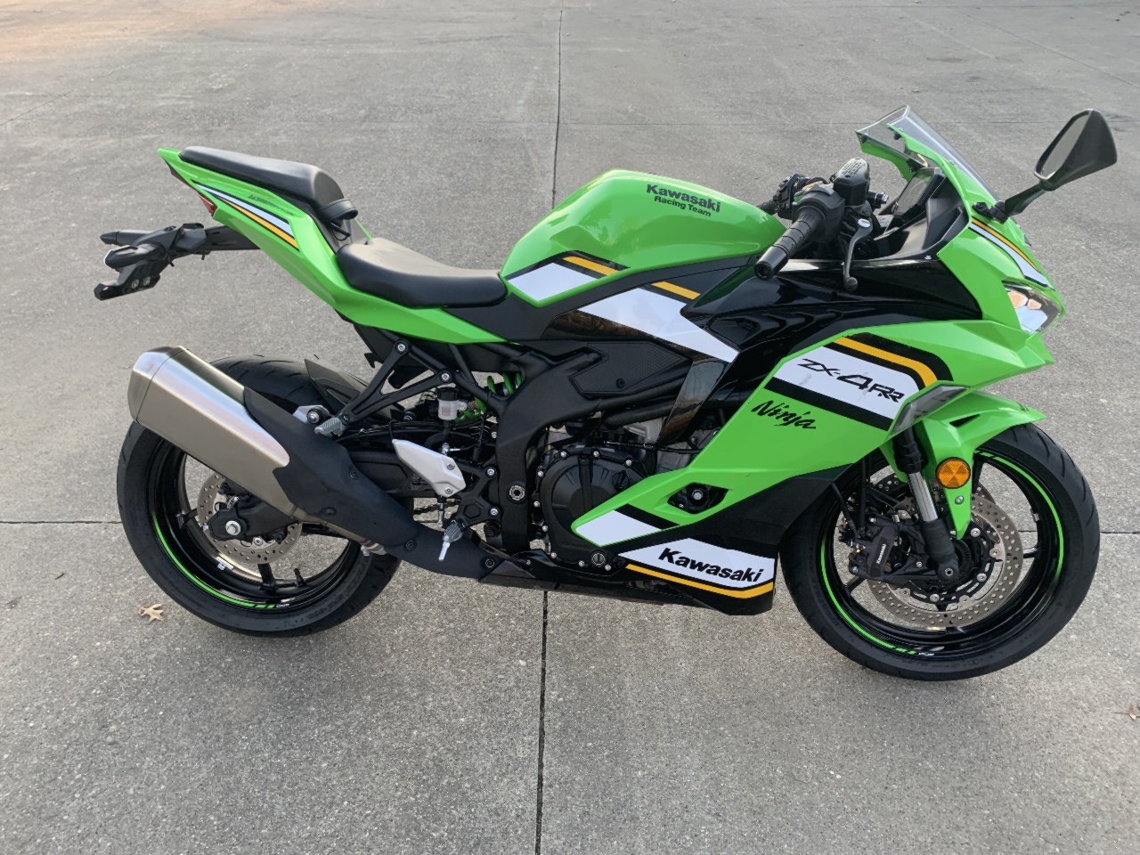 2025 Kawasaki Ninja ZX-4RR KRT EDITION w/ABS